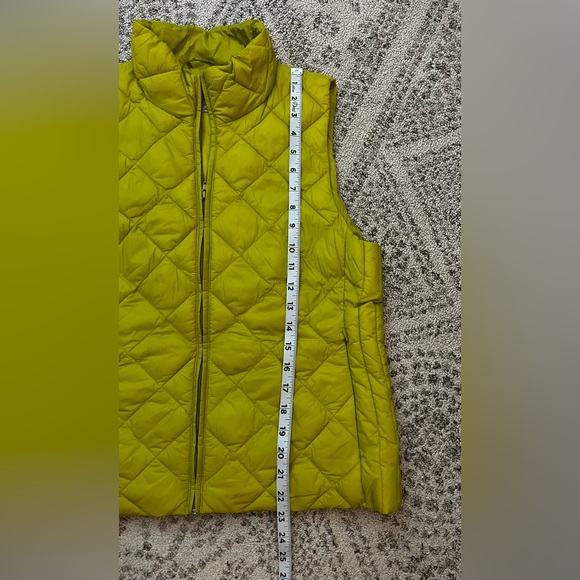 Ann Taylor Loft Quilted Vest - Picture 6 of 8